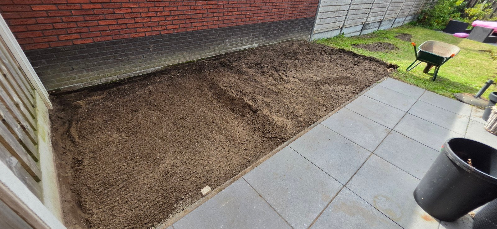 Gratis zwartzand op te halen. 1-2 kuub, Ophalen, Gebruikt, Ophoogzand
