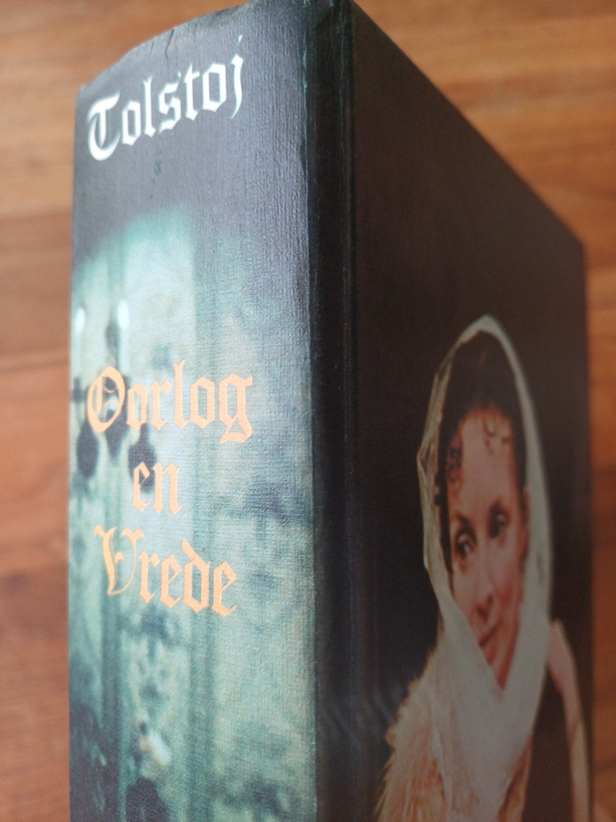 Tolstoj - Oorlog en Vrede (foto-editie BBC tv-serie 1973), Boeken, Ophalen of Verzenden, Gelezen, Leo Tolstoj