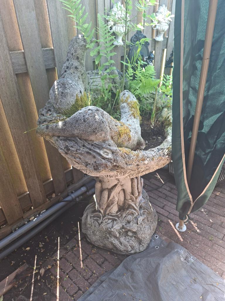 Tuin ornament otters, Tuin en Terras, Tuinbeelden, Ophalen of Verzenden, Gebruikt, Steen