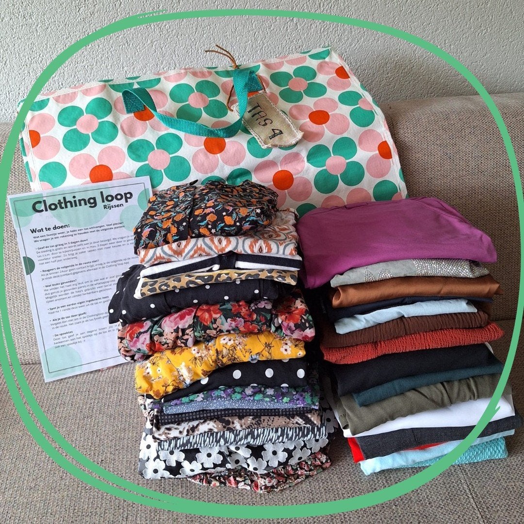 Kleding doorgeeftas - diverse maten Rijssen, Kleding | Dames, Overige Dameskleding, Ophalen, Zo goed als nieuw