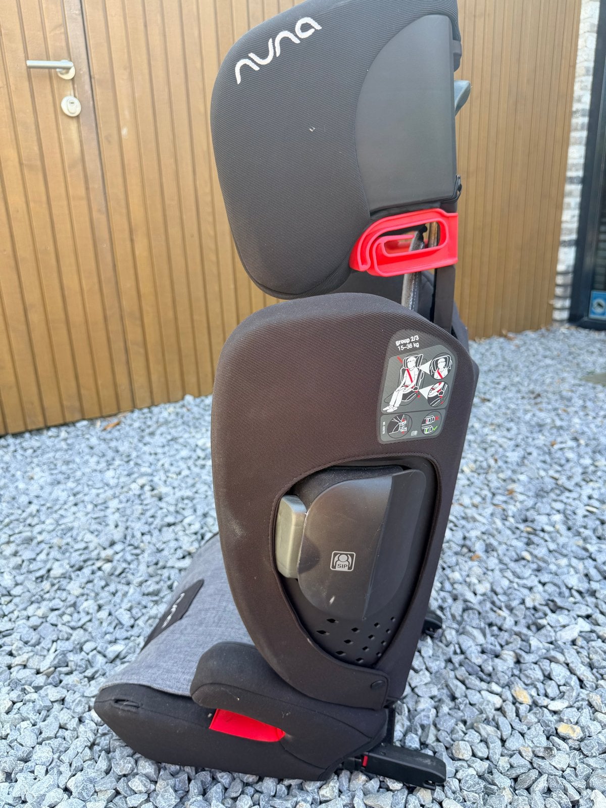 Nuna autostoel 15-36 kg, zo goed als nieuw, Kinderen en Baby's, Autogordel of Isofix, 15 t/m 36 kg, Zijbescherming, Zo goed als nieuw