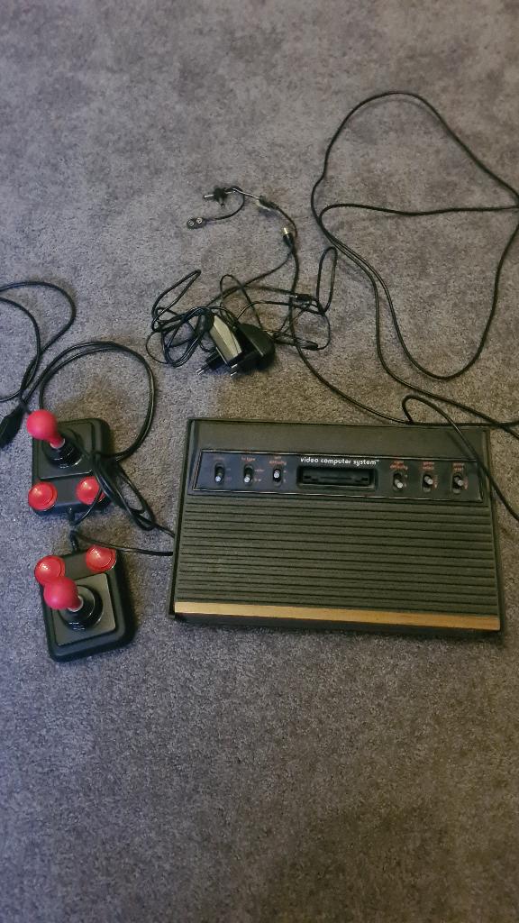 Atari 2600 Woody met games, controllers, Spelcomputers en Games, Spelcomputers | Atari, Verzenden, Met 2 controllers, Atari 2600