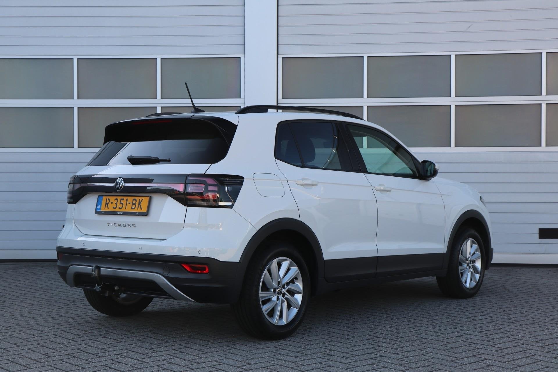 Volkswagen T-Cross 1.0 TSI 95 pk Life | Trekhaak | Apple Car, 12 maanden, Gebruikt, 95 pk, 620 kg