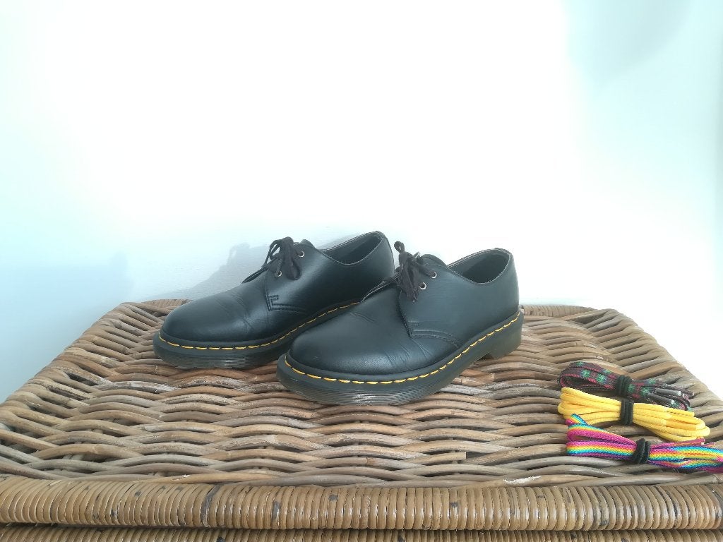 Dr. Martens Vegan Zwart maat 39 met 4 paar veters, Kleding | Dames, Zwart, Overige typen, Ophalen of Verzenden, Dr. Martens