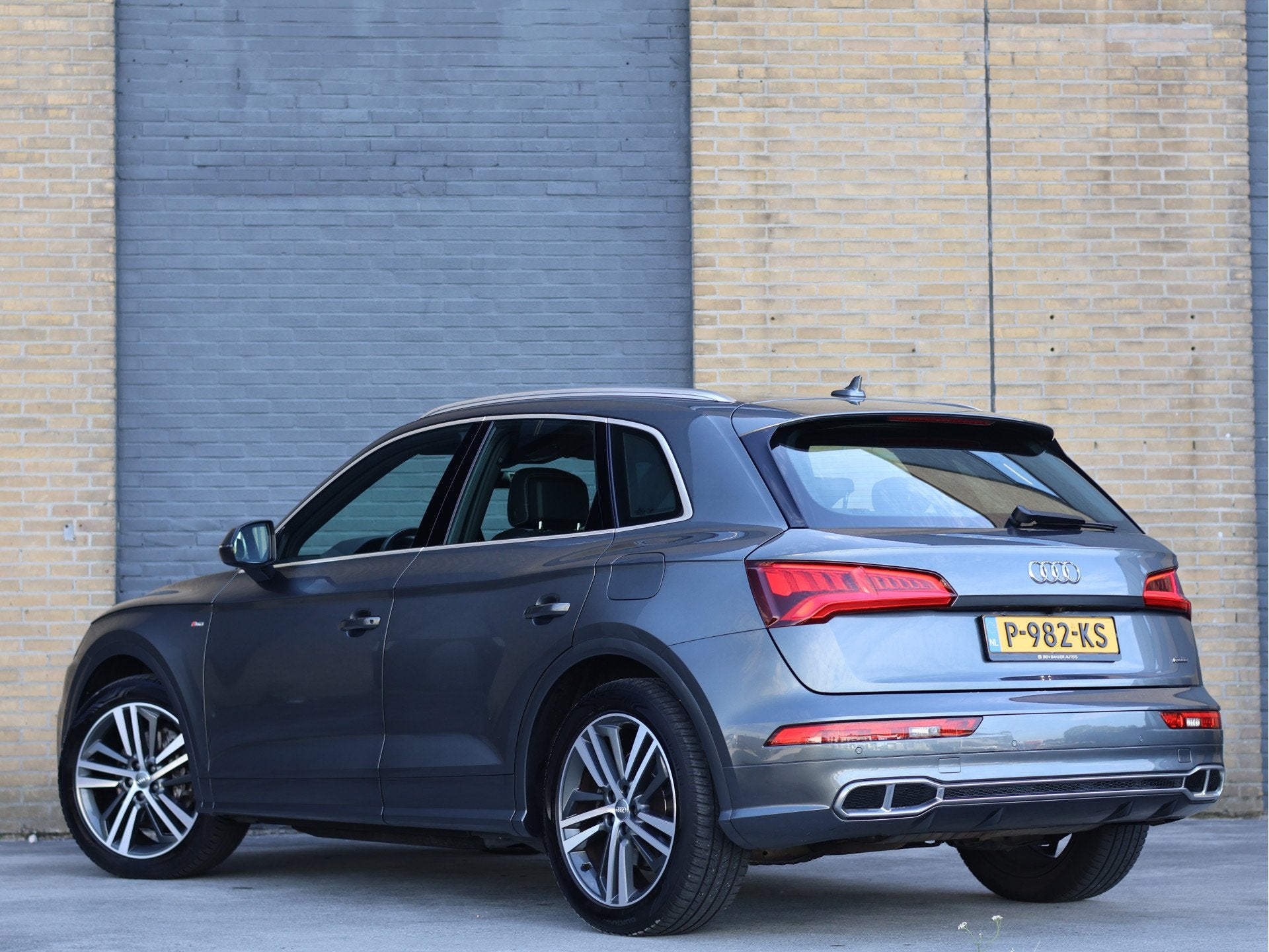 Audi Q5 55 TFSI e quattro Competition S-line | Luchtvering |, Auto's, Automaat, Dealer onderhouden, 2005 kg, Plug-in hybride