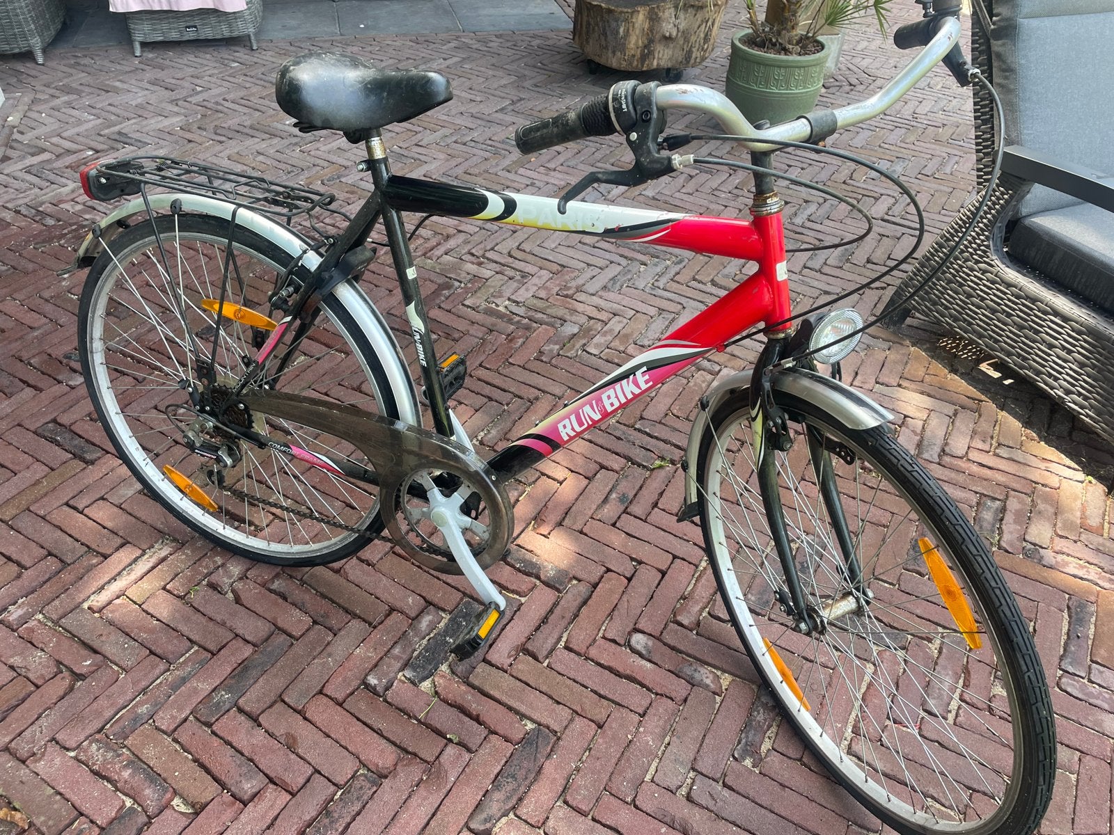 Run & Bike herenfiets - Rijklaar als stationsfiets, Fietsen en Brommers, Fietsen | Heren | Herenfietsen, Gebruikt, Velgrem, Versnellingen