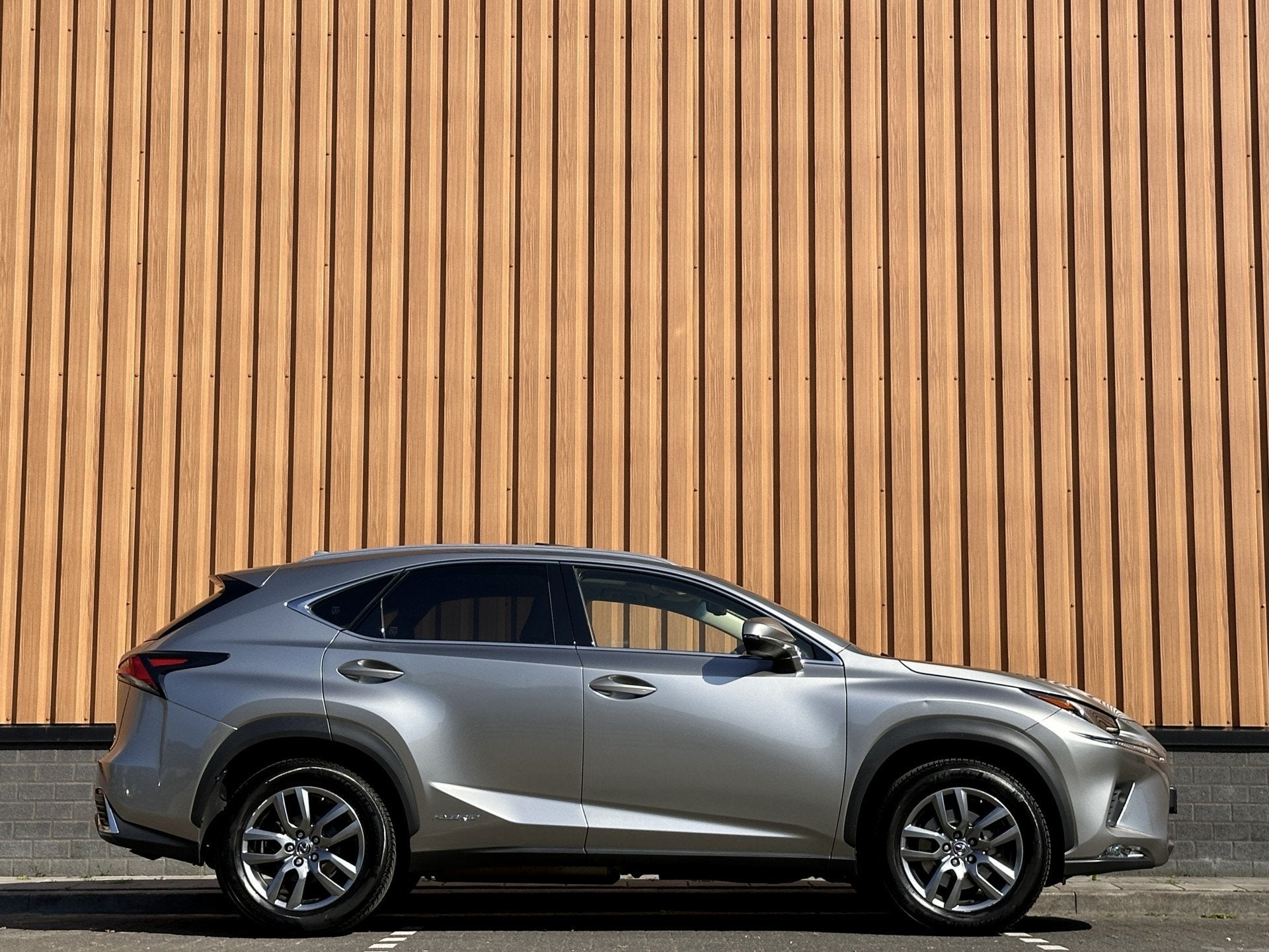 Lexus NX 300h AWD Luxury Line | Schuif/Kanteldak | Cruise Co, Auto's, Automaat, 1760 kg, Leder, Bedrijf