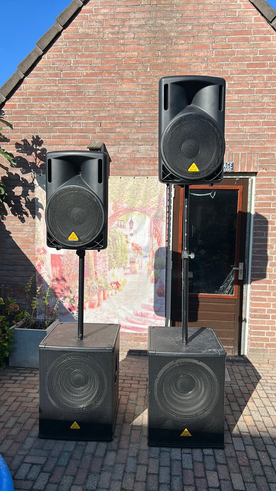 Krachtige actieve geluid set Behringer (2 subs, 2 tops), Ophalen of Verzenden, Gebruikt, Subwoofer, Overige merken