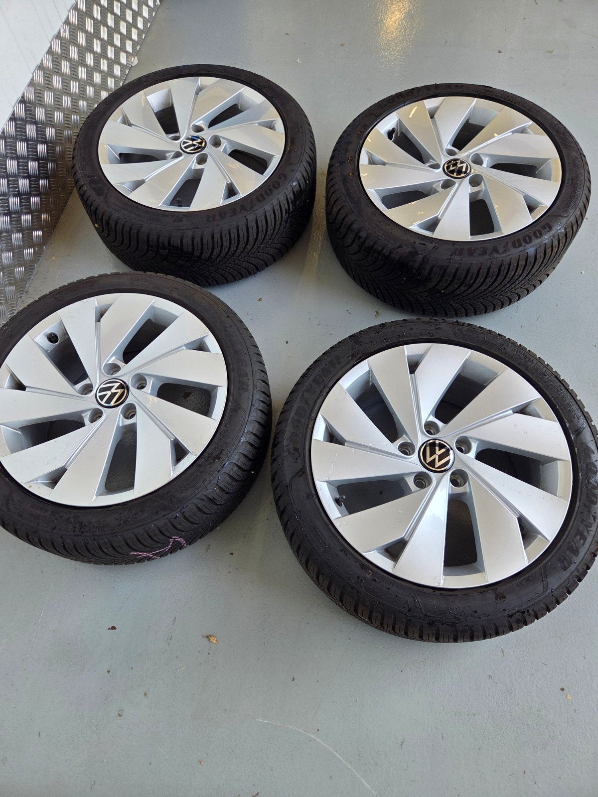 Nieuw All Season originele VW Belmont 17inch Goodyear Vector, Banden en Velgen, Nieuw, 17 inch, Ophalen of Verzenden