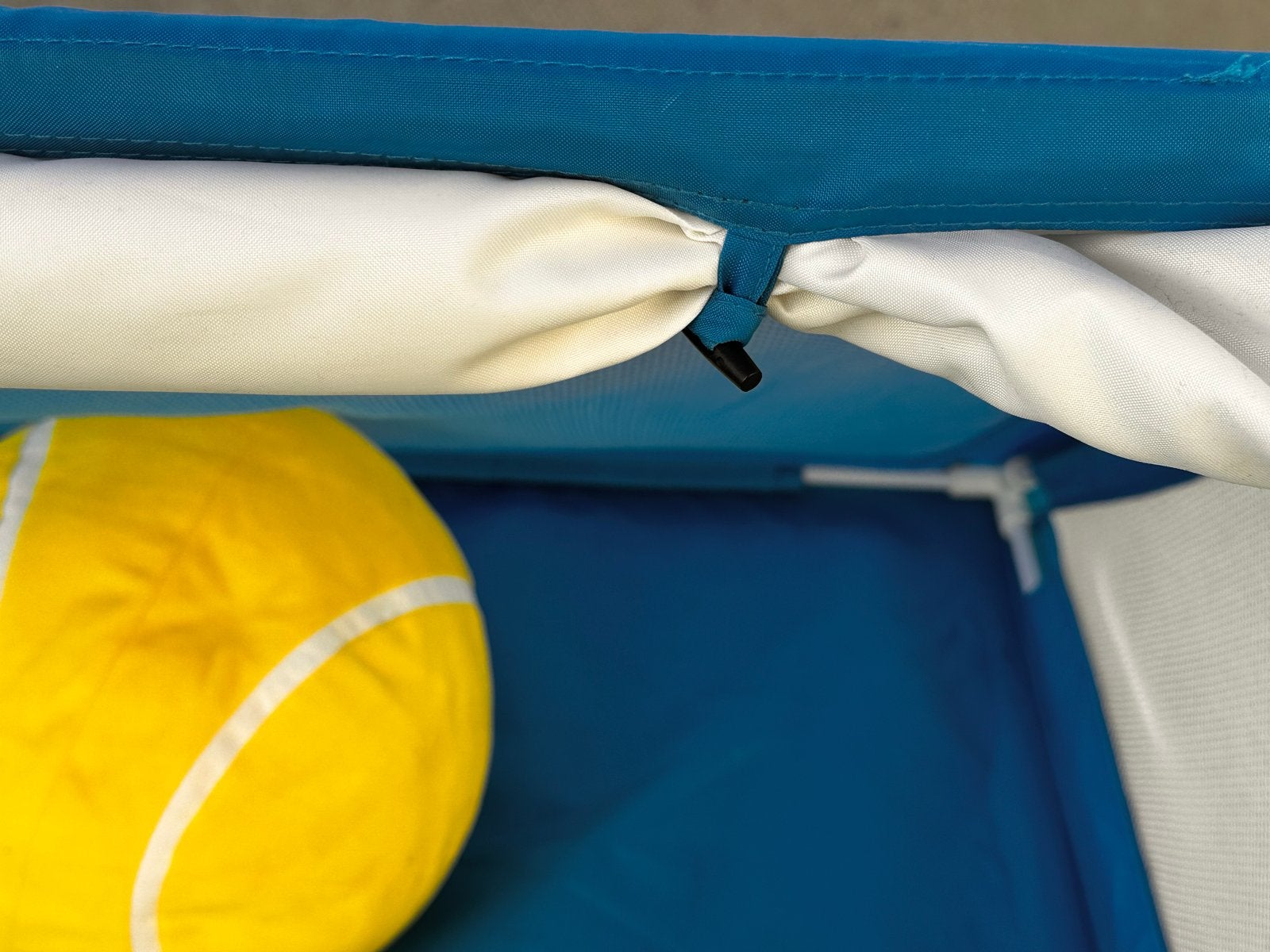 Blauw speelhuisje/tentje met tennisbal, Ophalen of Verzenden, Gebruikt, Overige typen