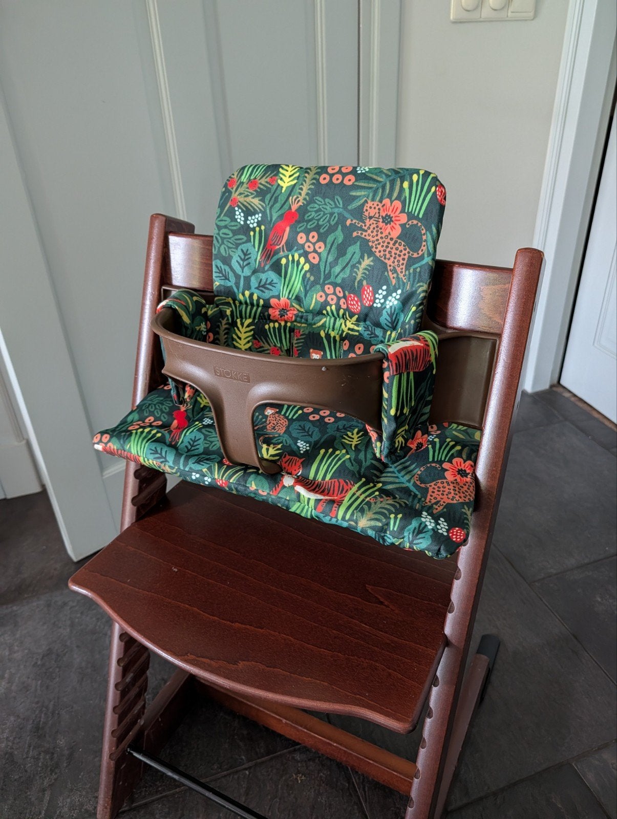 Stokke Tripp Trapp babyset + kussen met jungle print, Ophalen, Zo goed als nieuw, Overige typen, Stoelverkleiner