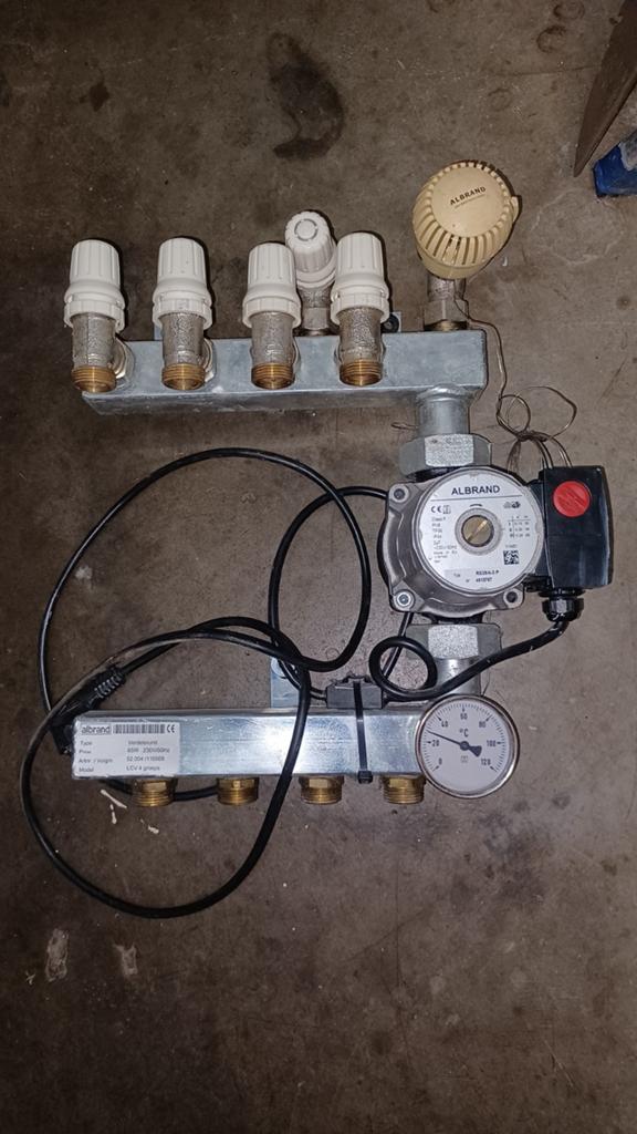 Albrand 4 gr vloerverwarming Verdeler, Gebruikt, Minder dan 30 cm, Overige typen, Minder dan 60 cm