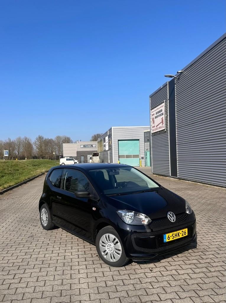 Volkswagen Up! 2013 Zwart Zuinig APK 2026, Auto's, Volkswagen, Stof, 840 kg, 4 stoelen, Zwart
