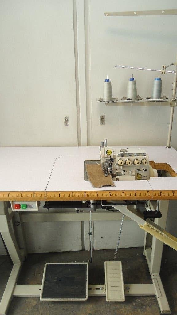 Industrie Lockmachine Global 4 draads, Hobby en Vrije tijd, Overige merken, Gebruikt, Ophalen of Verzenden, Naaimachine