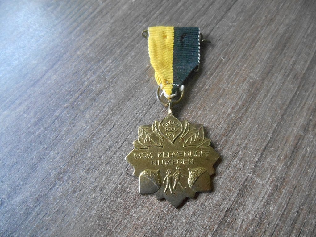 Medaille Wandelsportvereniging Krayenhoff uit Nijmegen, Postzegels en Munten, Penningen en Medailles, Ophalen of Verzenden, Overige materialen