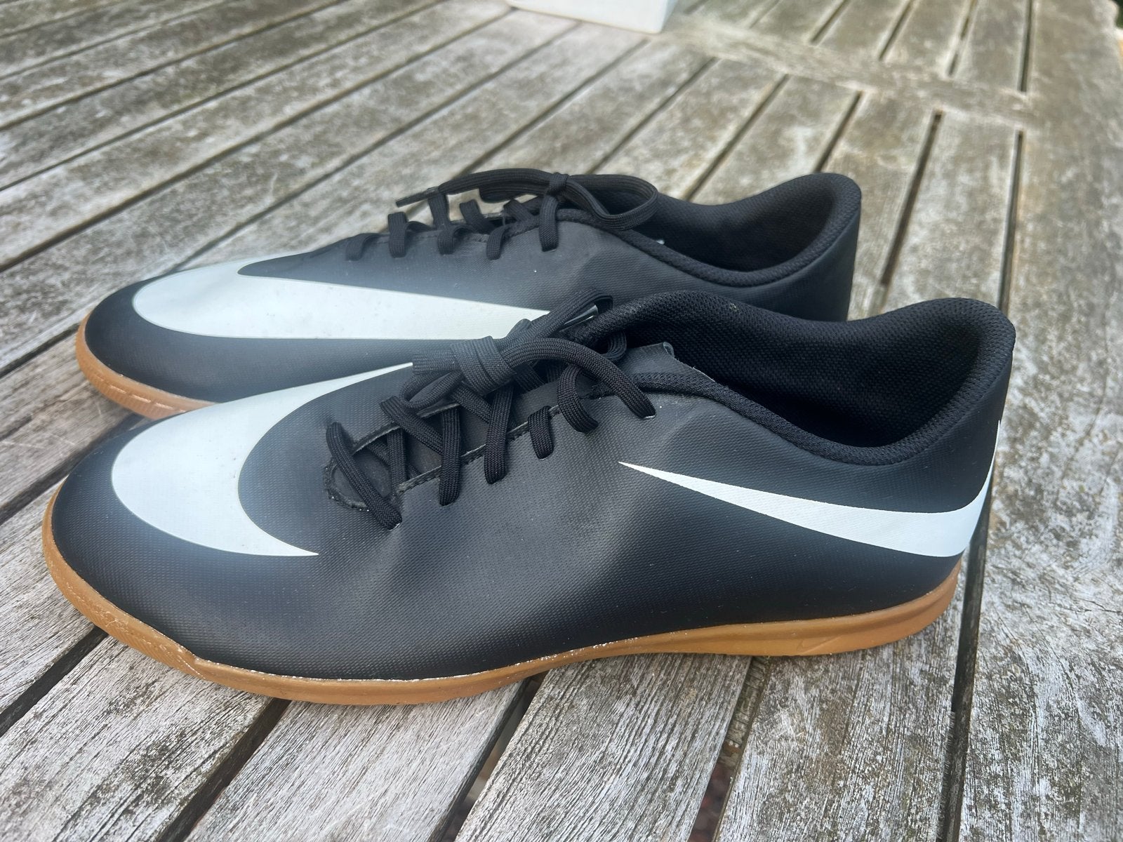 Nike zaalvoetbalschoenen - Zwart/Wit 47.5, Ophalen, Gedragen, Zwart