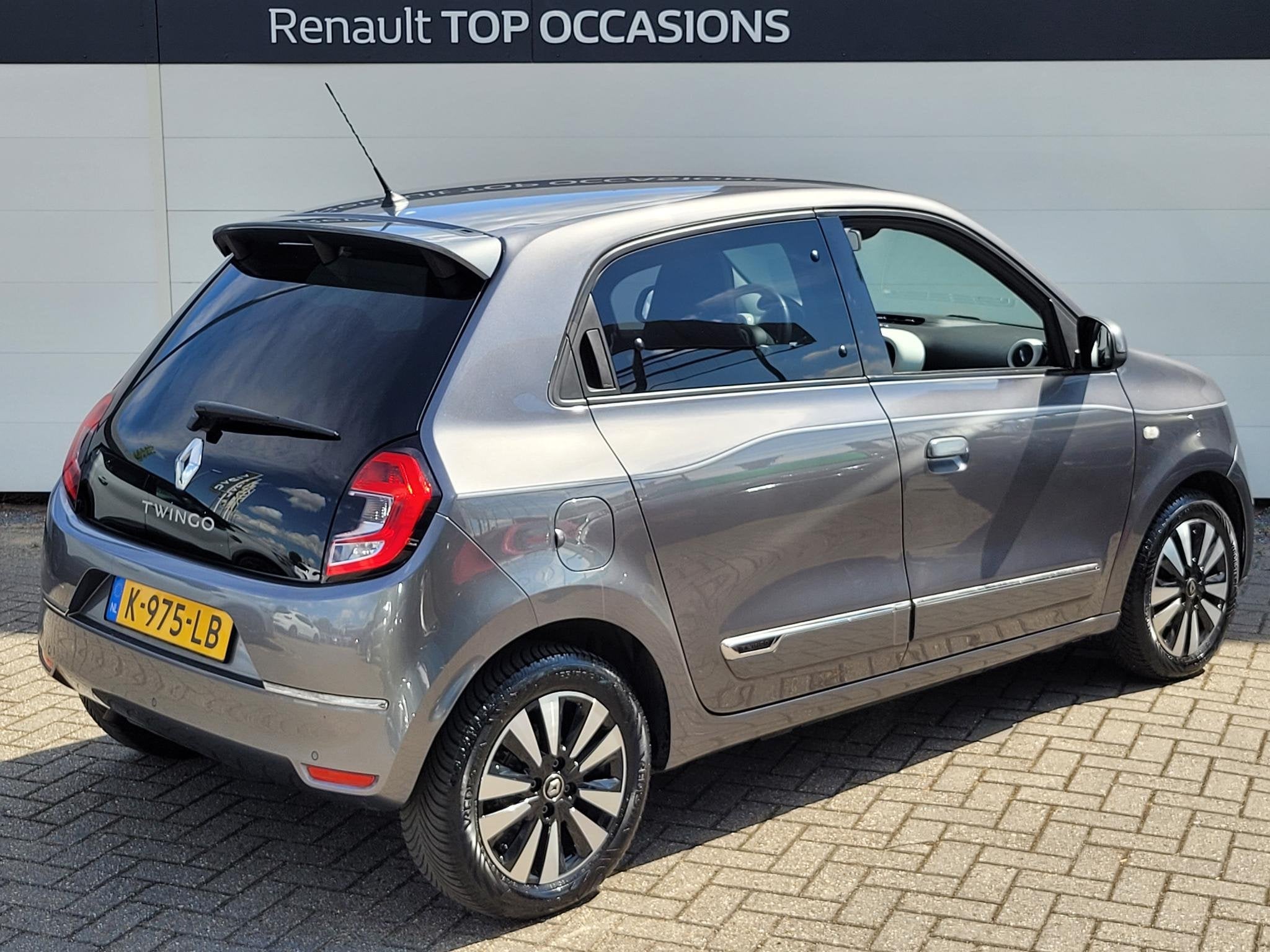 Renault Twingo 1.0 SCe Intens | Carplay | Half Leder | Cruis, Gebruikt, Met garantie (alle), 4 stoelen, Leder en Stof