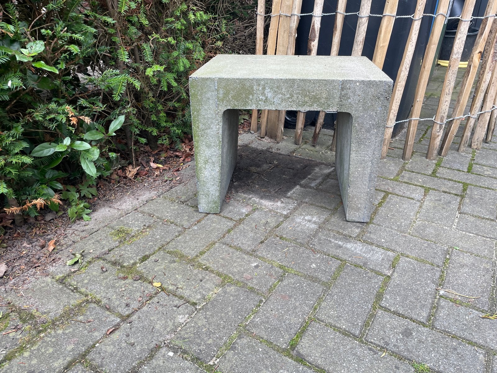 Betonnen krukje/bankje (U element) voor buiten, Tuin en Terras, Ophalen, Gebruikt, Overige materialen