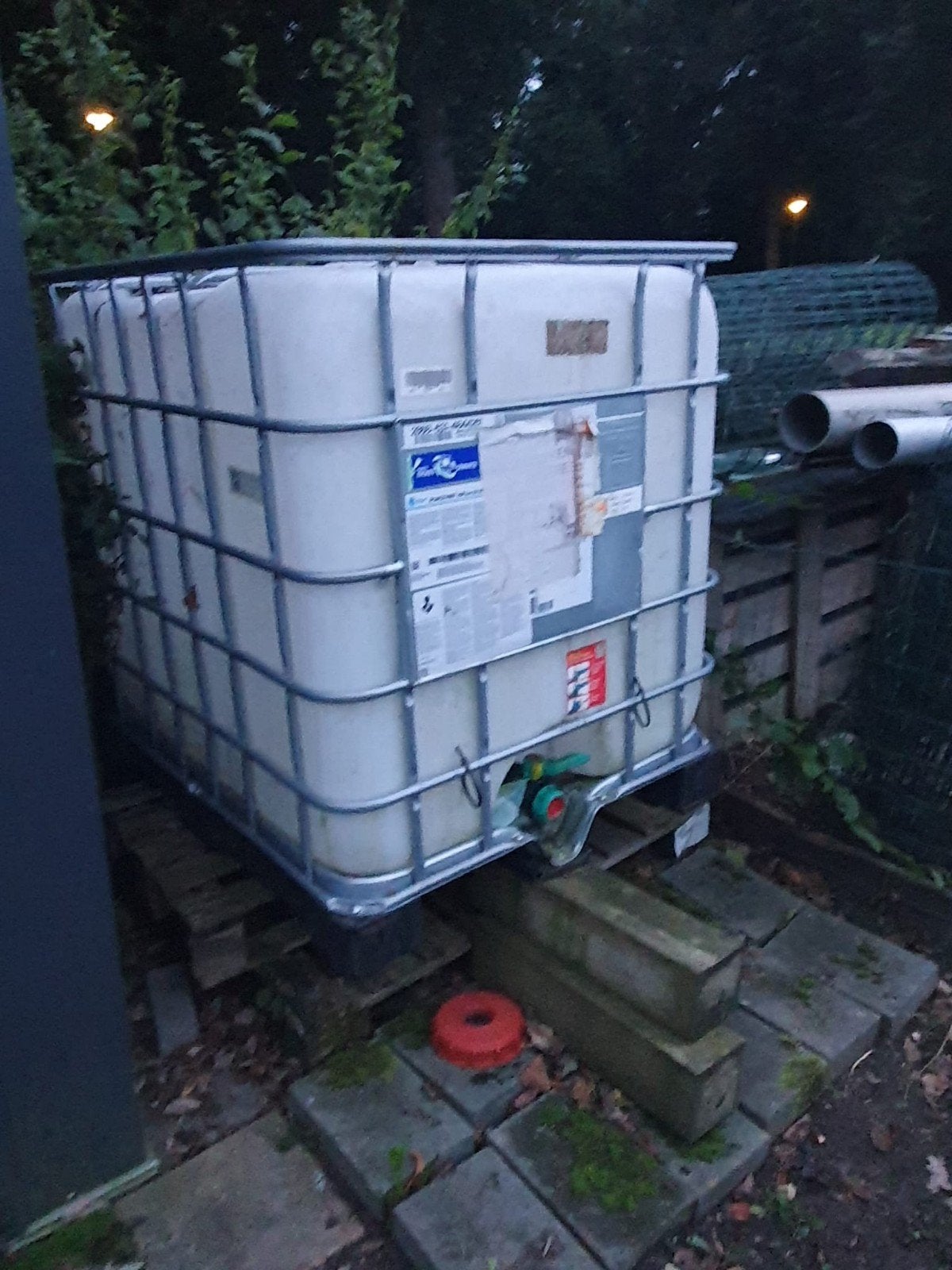 IBC Watertank 1000 liter met kraan, Ophalen, Kunststof, Gebruikt, Met kraantje