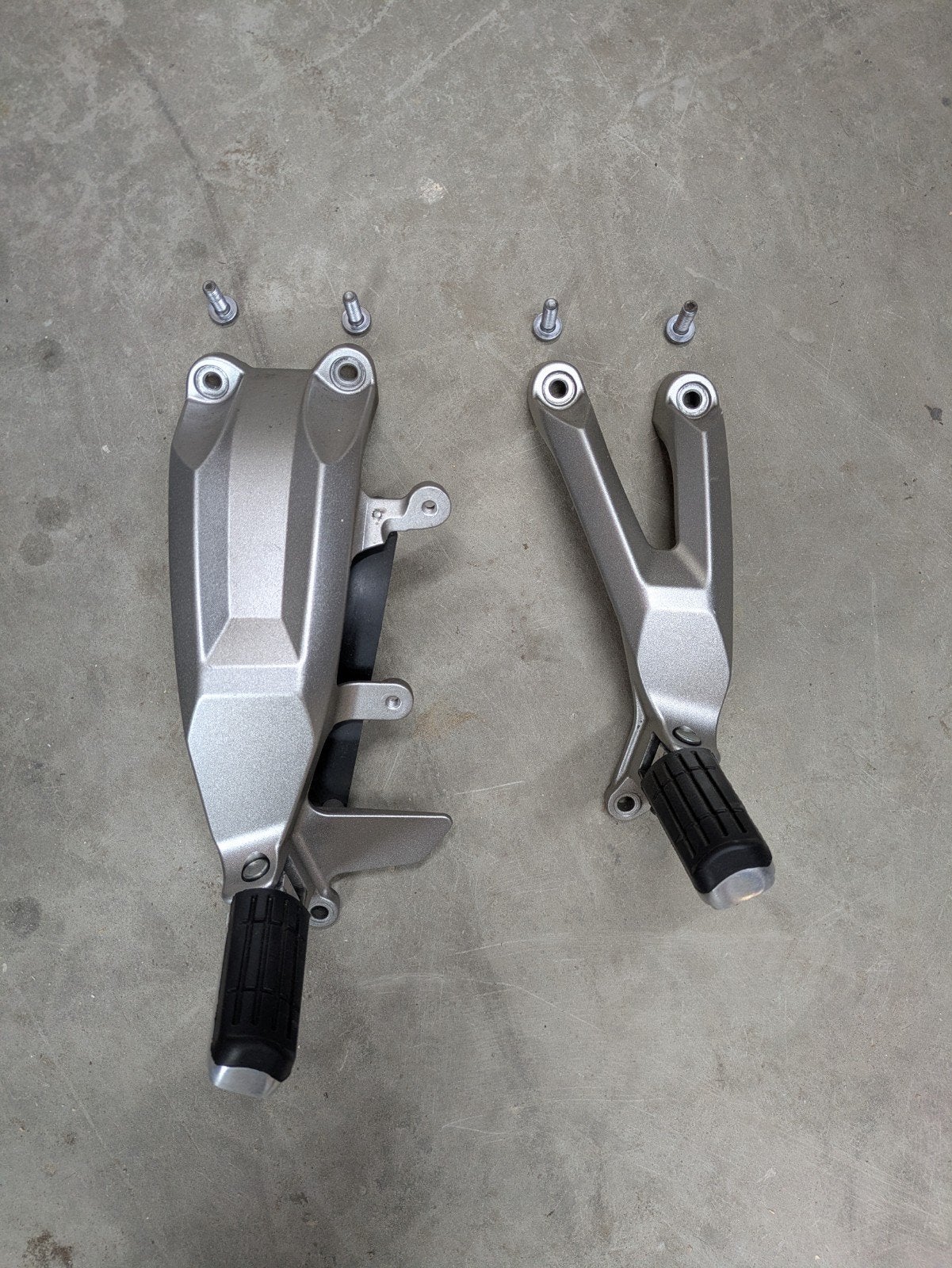 Yamaha XT1200Z passagiers voetsteunen + beugels, Motoren, Ophalen of Verzenden, Nieuw