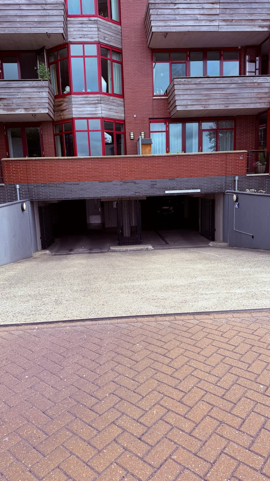 Parkeerplaats in afgesloten garage nabij Harderwijk