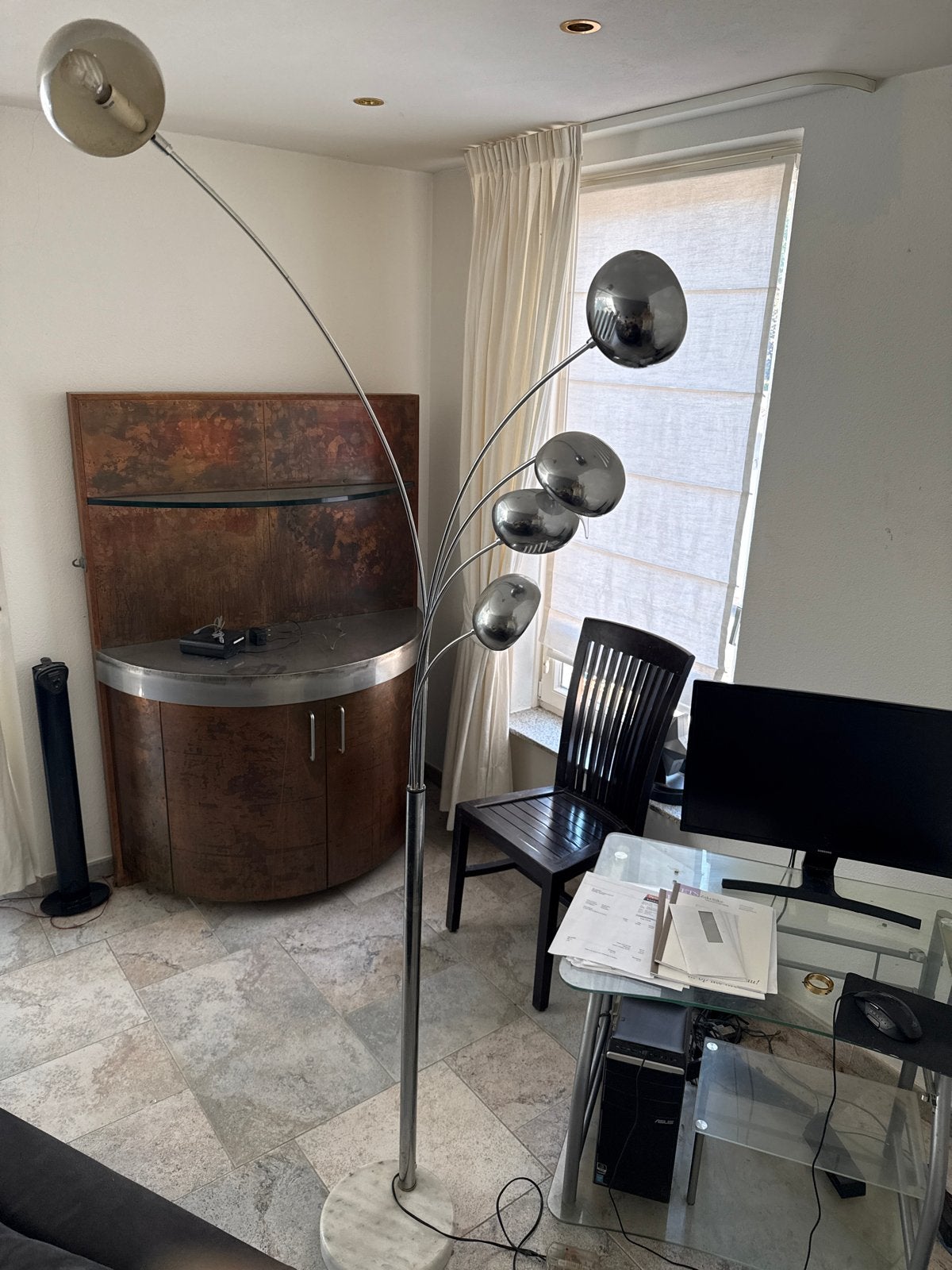 Moderne staande lamp met 5 bollen en marmeren voet, Ophalen, Gebruikt, E14 (klein), Metaal