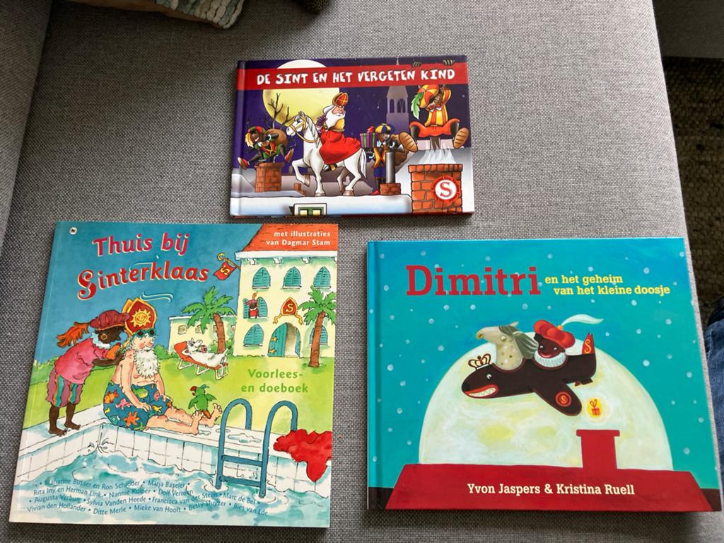 3 Sinterklaas boeken, Ophalen of Verzenden, Gelezen, Fictie algemeen