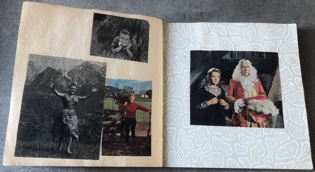 ROMY SCHNEIDER - 'SISSY' - PLAKBOEK JAREN 50-60 - 77 PAG.'S, Ophalen of Verzenden, Zo goed als nieuw