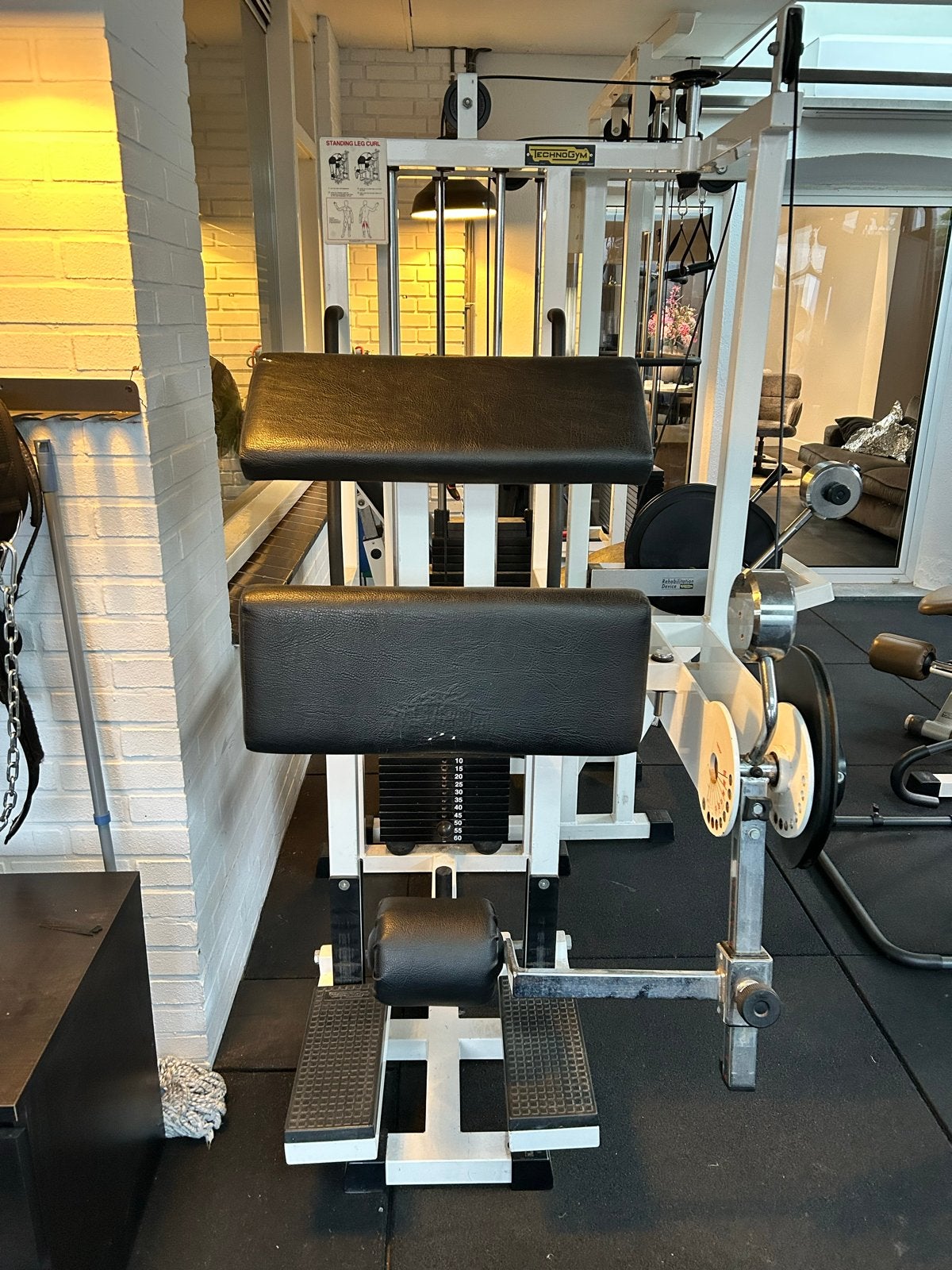 Technogym Standing Leg Curl, Ophalen, Krachtstation, Zo goed als nieuw, Metaal
