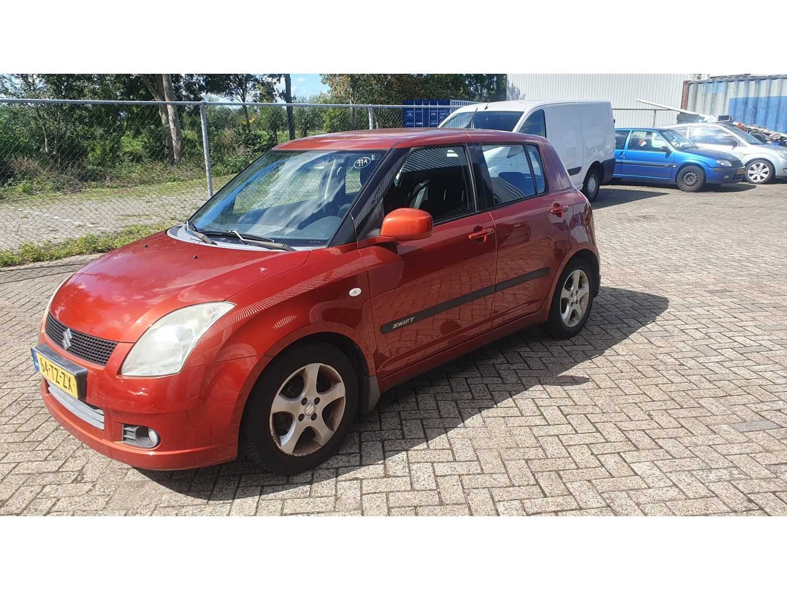 Suzuki Swift 1.3 Shogun 64-TZ-ZX, Voorwielaandrijving, 965 kg, 400 kg, Swift