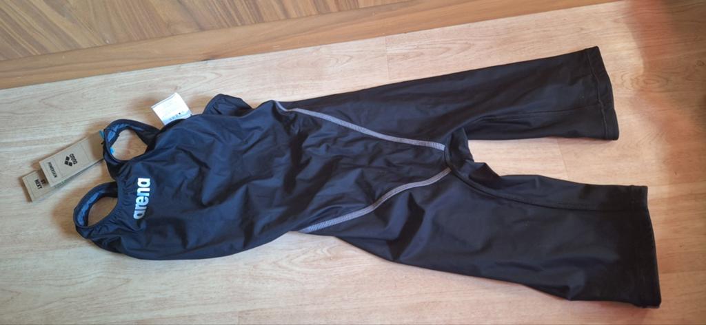 Nieuwe Arena powerskin maat UK 26, Ophalen of Verzenden, Nieuw