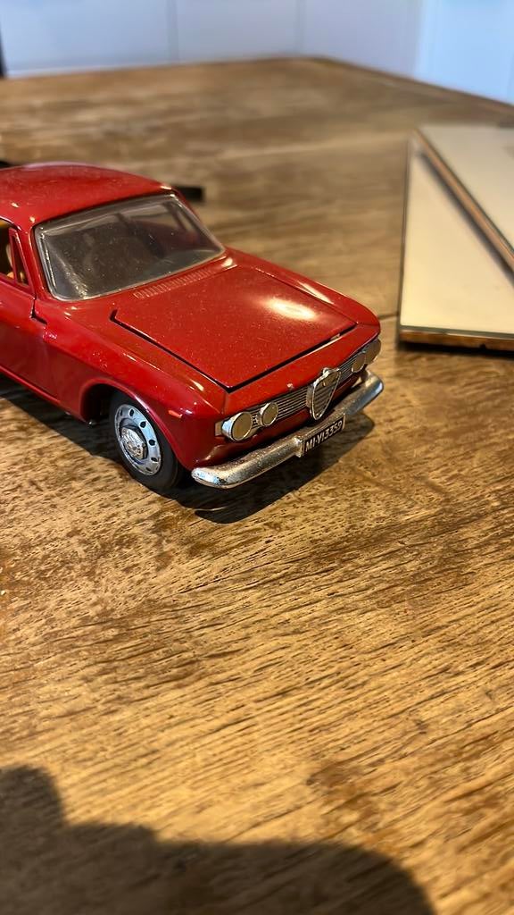Togi Brevettato Alfa Romeo Guilia G.T.sprint 1/24, Hobby en Vrije tijd, Modelauto's | 1:24, Ophalen of Verzenden, Gebruikt, Auto