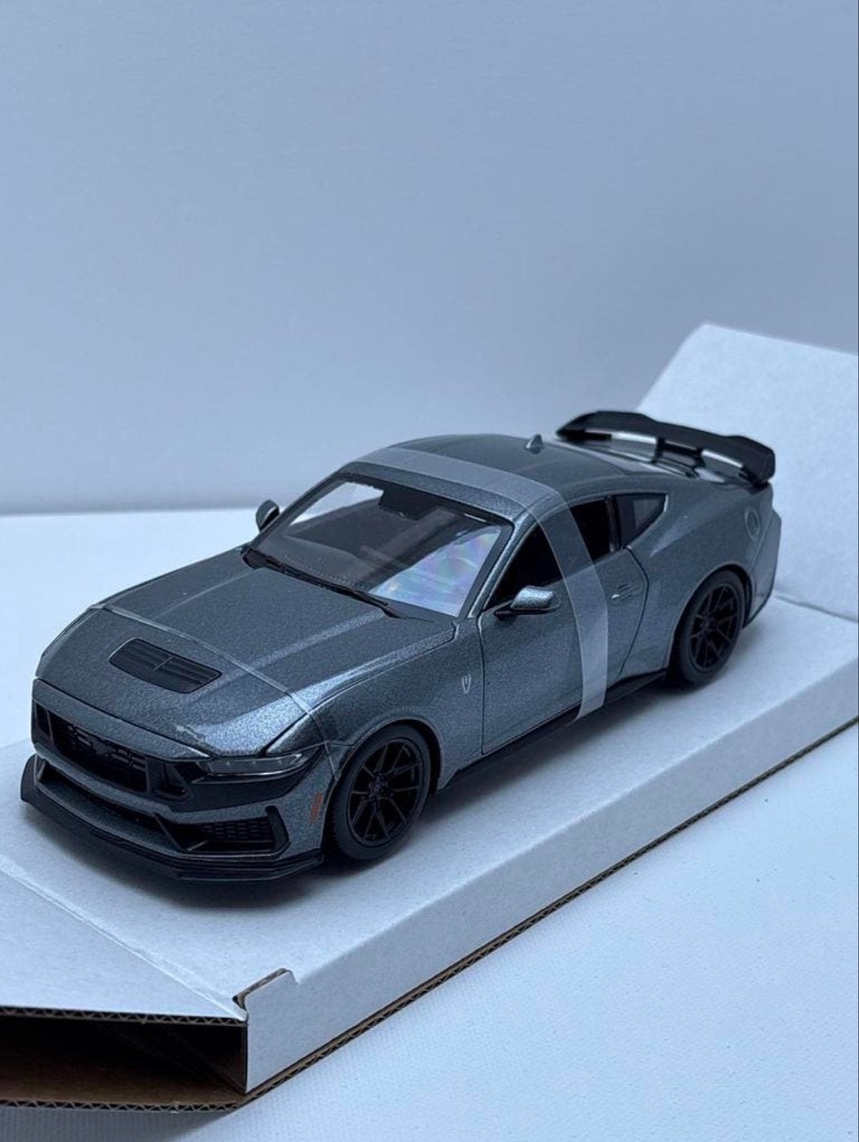 Maisto Special Edition 1:24 Ford Mustang Dark Horse, Maisto, Auto, Nieuw, Ophalen of Verzenden