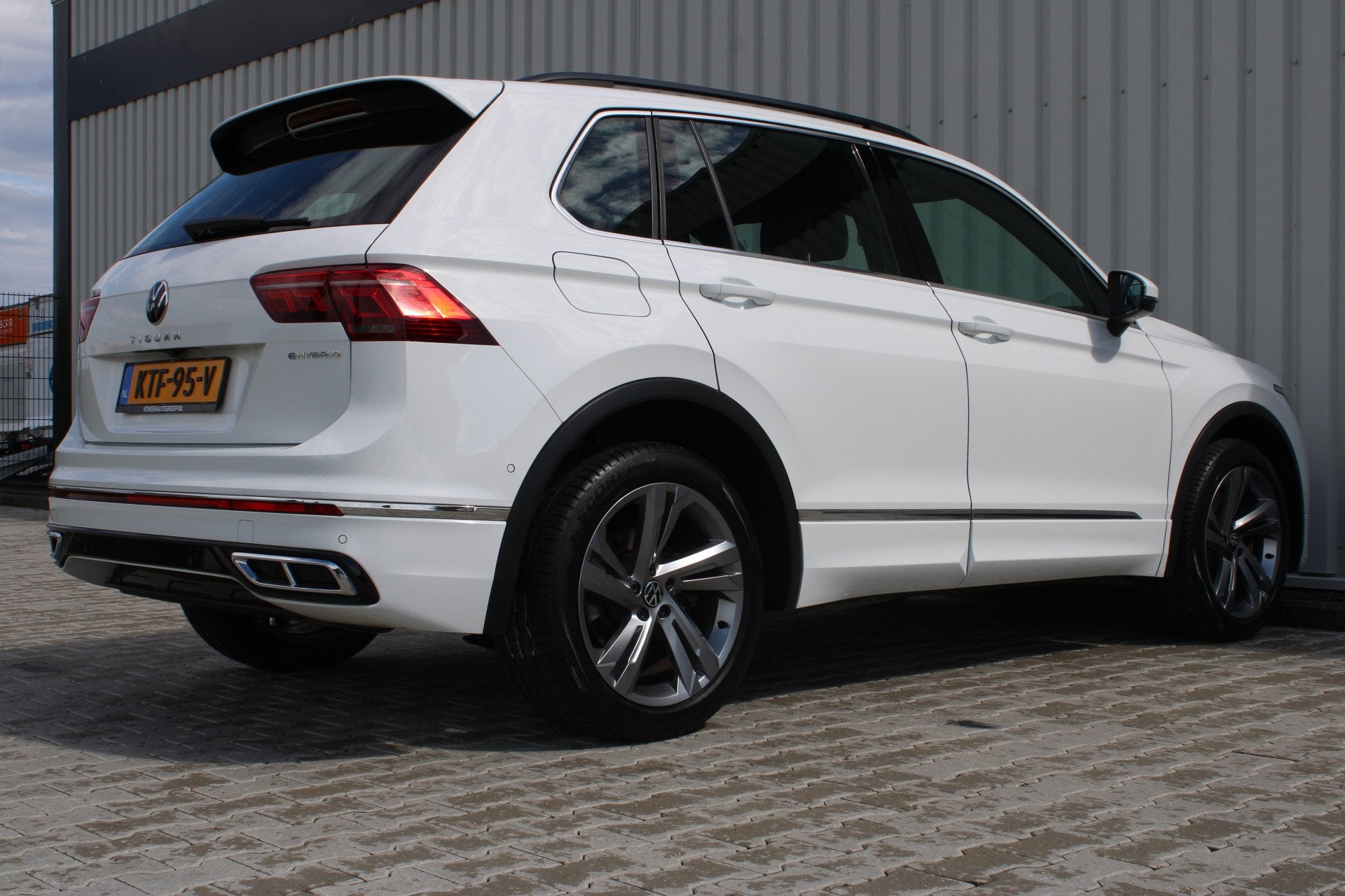 Volkswagen Tiguan 1.4 TSI eHybrid R-Line Business+ | Incl. 1, Euro 6, 4 cilinders, Alcantara, Wit