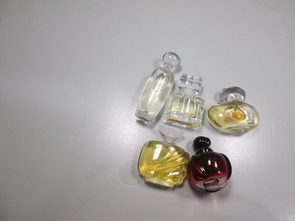 5 parfum flesjes mini met inhoud nieuw, Verzamelen, Verzenden, Nieuw, Miniatuur