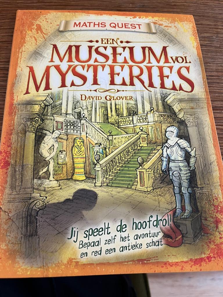 David Glover - Een museum vol mysteries, Fictie algemeen, Ophalen of Verzenden, Zo goed als nieuw, David Glover