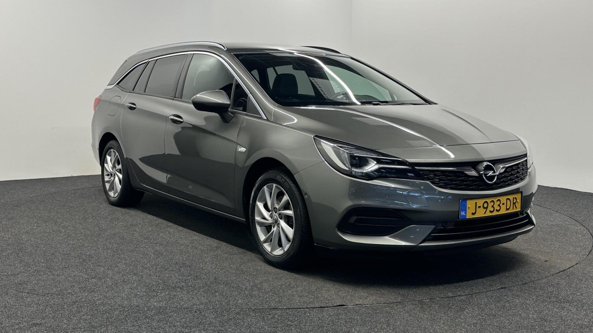 Opel Astra Sports Tourer 1.2 Elegance TREKHAAK CAMERA CLIMAT, Voorwielaandrijving, Euro 6, 1199 cc, Met garantie (alle)