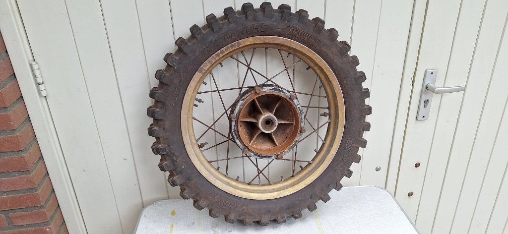 Achterwiel Husqvarna crosser, Motoren, Ophalen