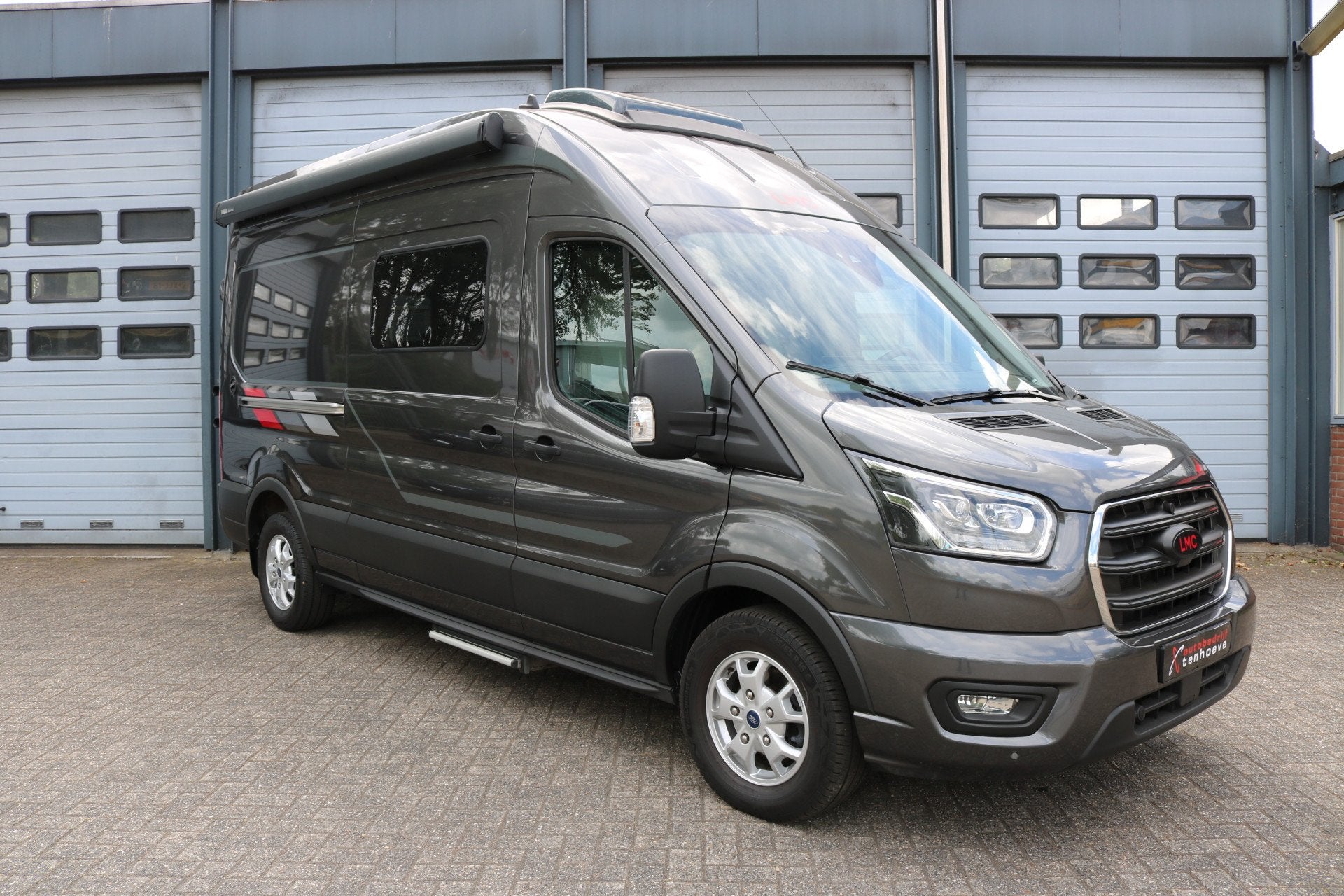 LMC Innovan 590 Xenon Navi Camera Adapt cruise Pdc Mf-stuur, Ringverwarming, 10 meter en meer, Tot en met 2, Bedrijf