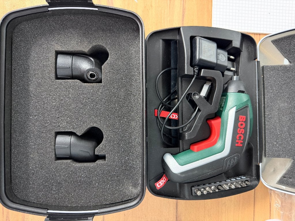 Bosch IXO Accuschroevendraaier – compleet in opbergkoffer, Ophalen of Verzenden, Zo goed als nieuw, Minder dan 400 watt, Boor- en Schroefmachine