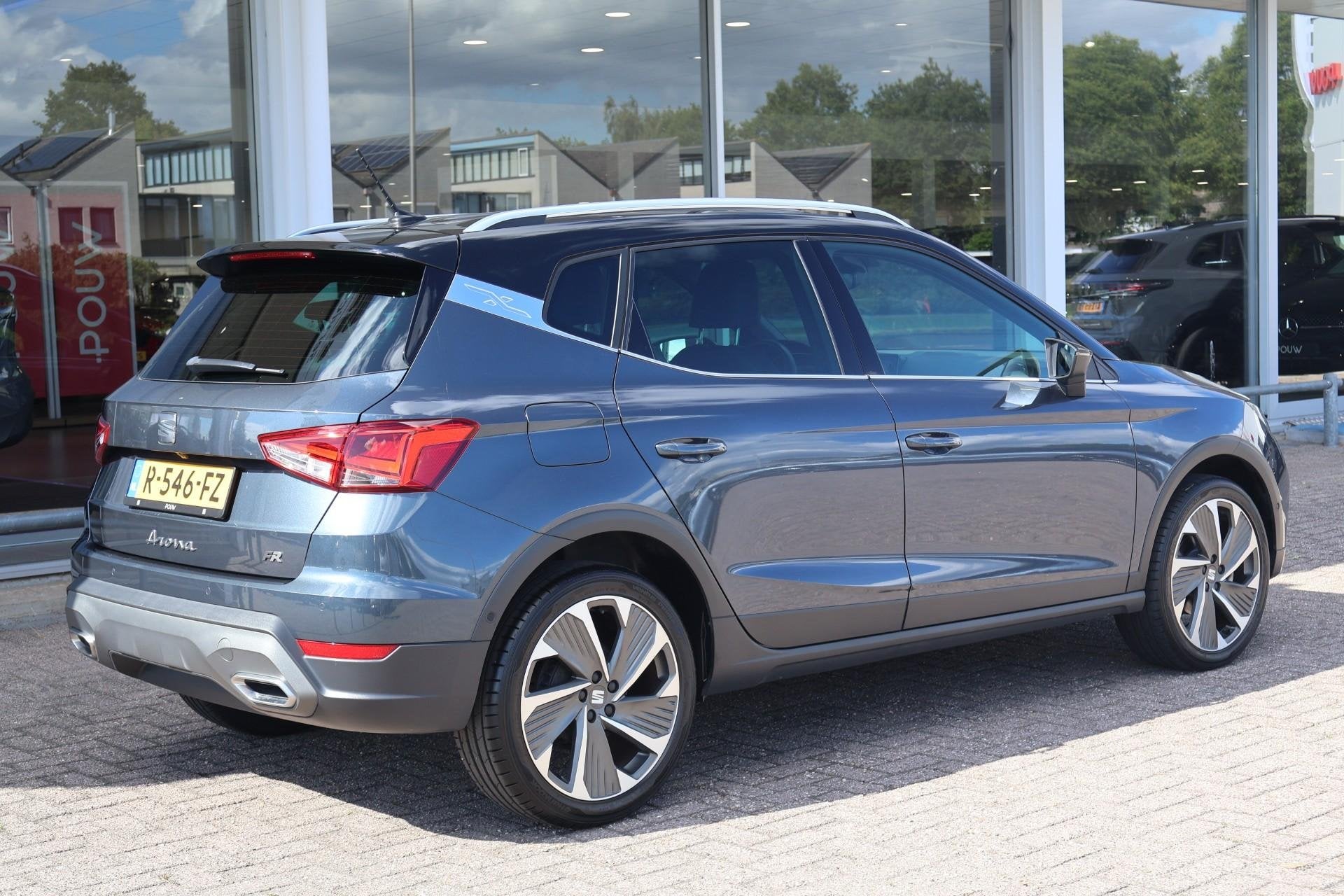 SEAT Arona 1.0 TSI 95pk FR Business Intense | Navigatie | Ca, Auto's, Voorwielaandrijving, 12 maanden, Gebruikt, 95 pk