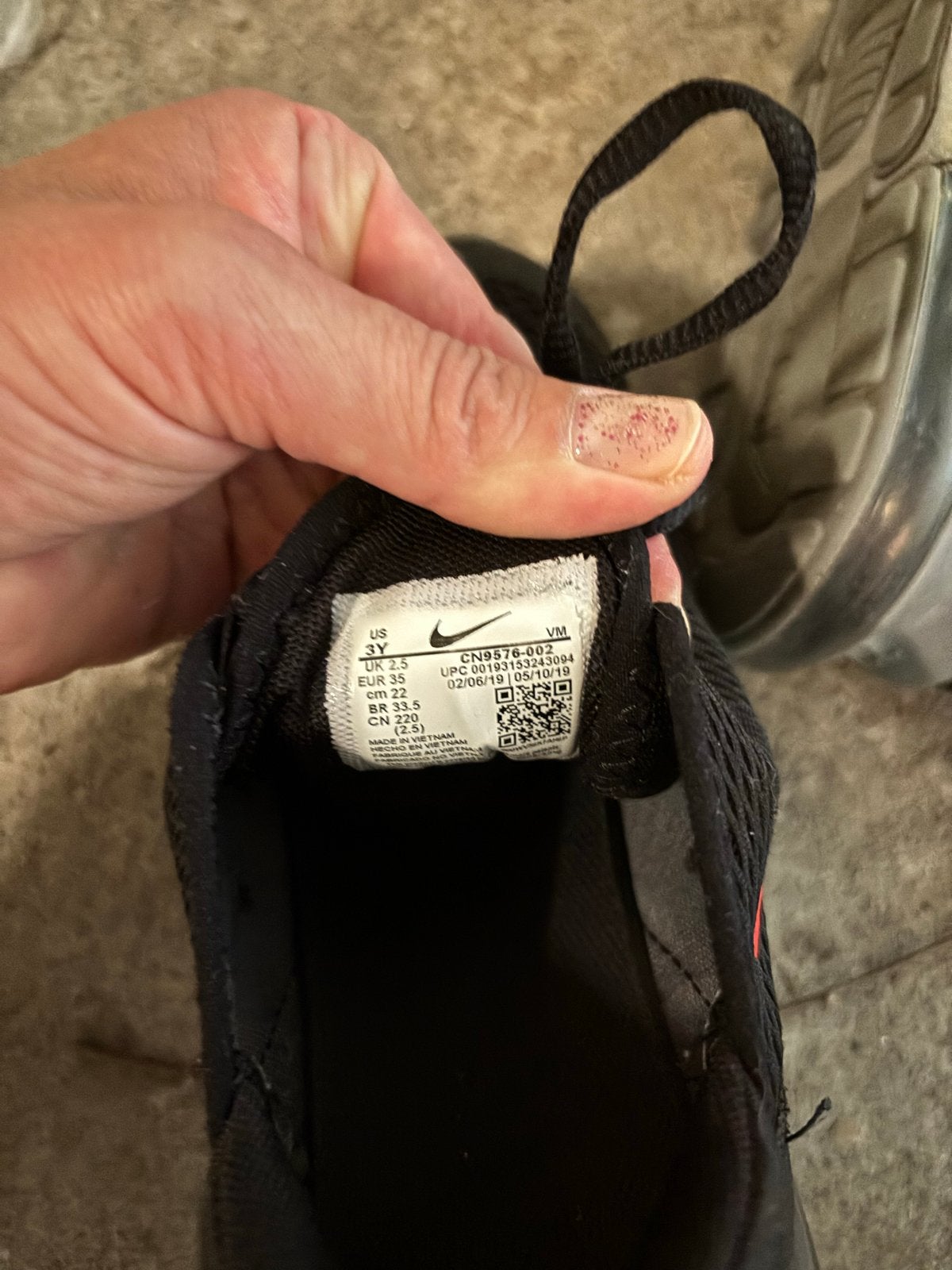 Nike Air Max 270 Sportschoenen - Zwart/oranje - Maat 35, Kinderen en Baby's, Kinderkleding | Schoenen en Sokken, Ophalen of Verzenden