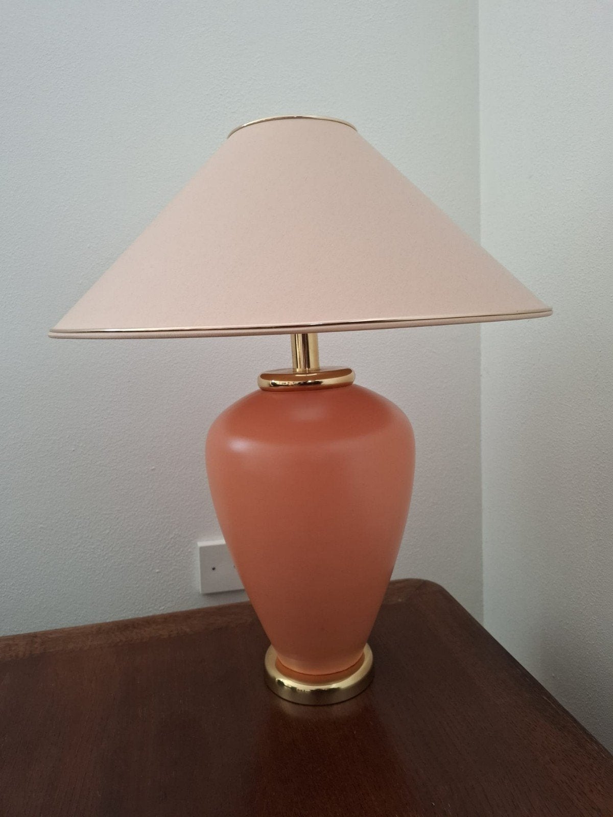 Nette tafellamp met kap, 60cm hoog, 50cm doorsnee, Ophalen, Zo goed als nieuw, Met kap