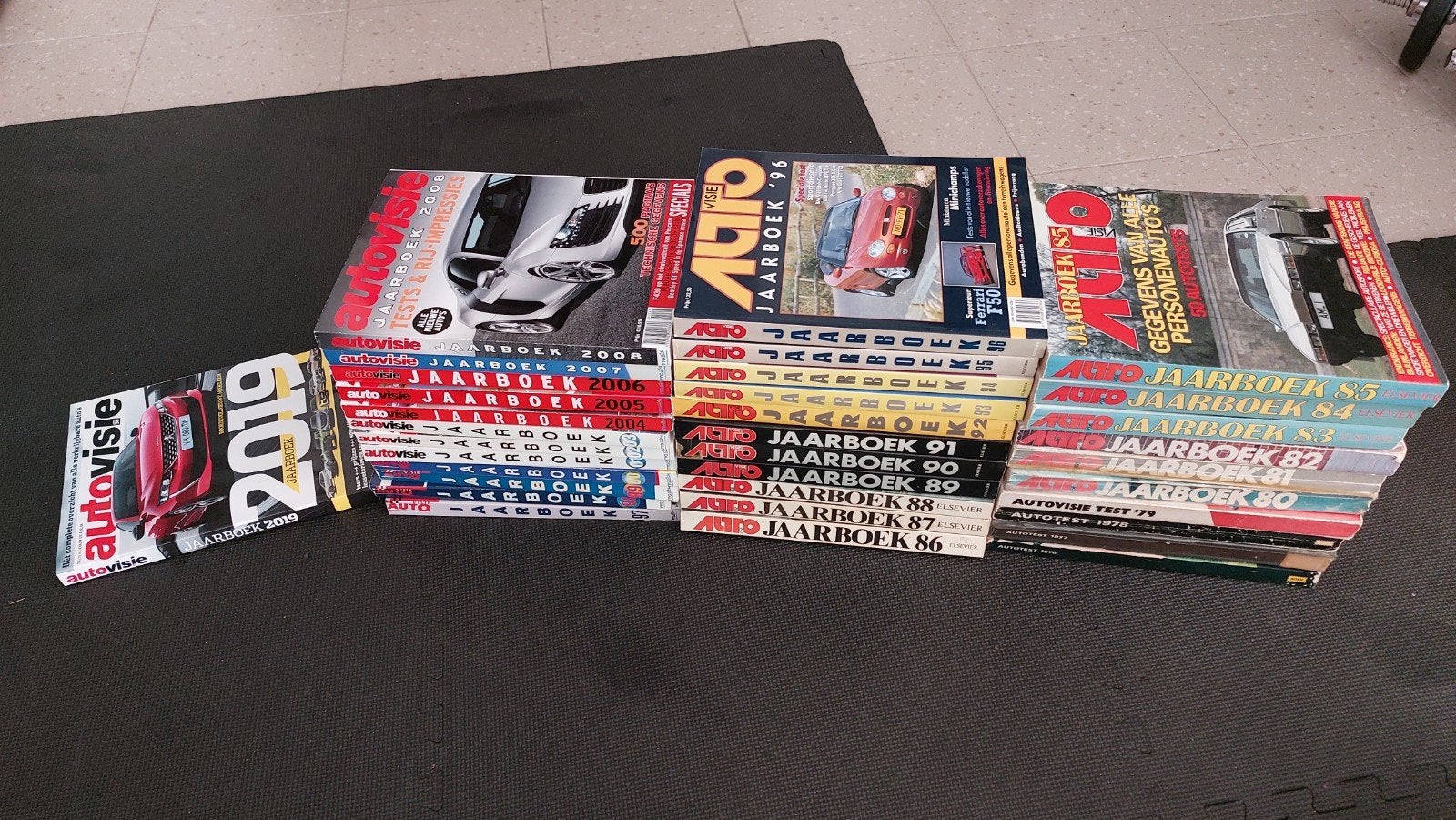 Autovisie jaarboeken reeks 1976-2008 compleet en 2019 erbij, Boeken, Ophalen of Verzenden, Gelezen, Algemeen