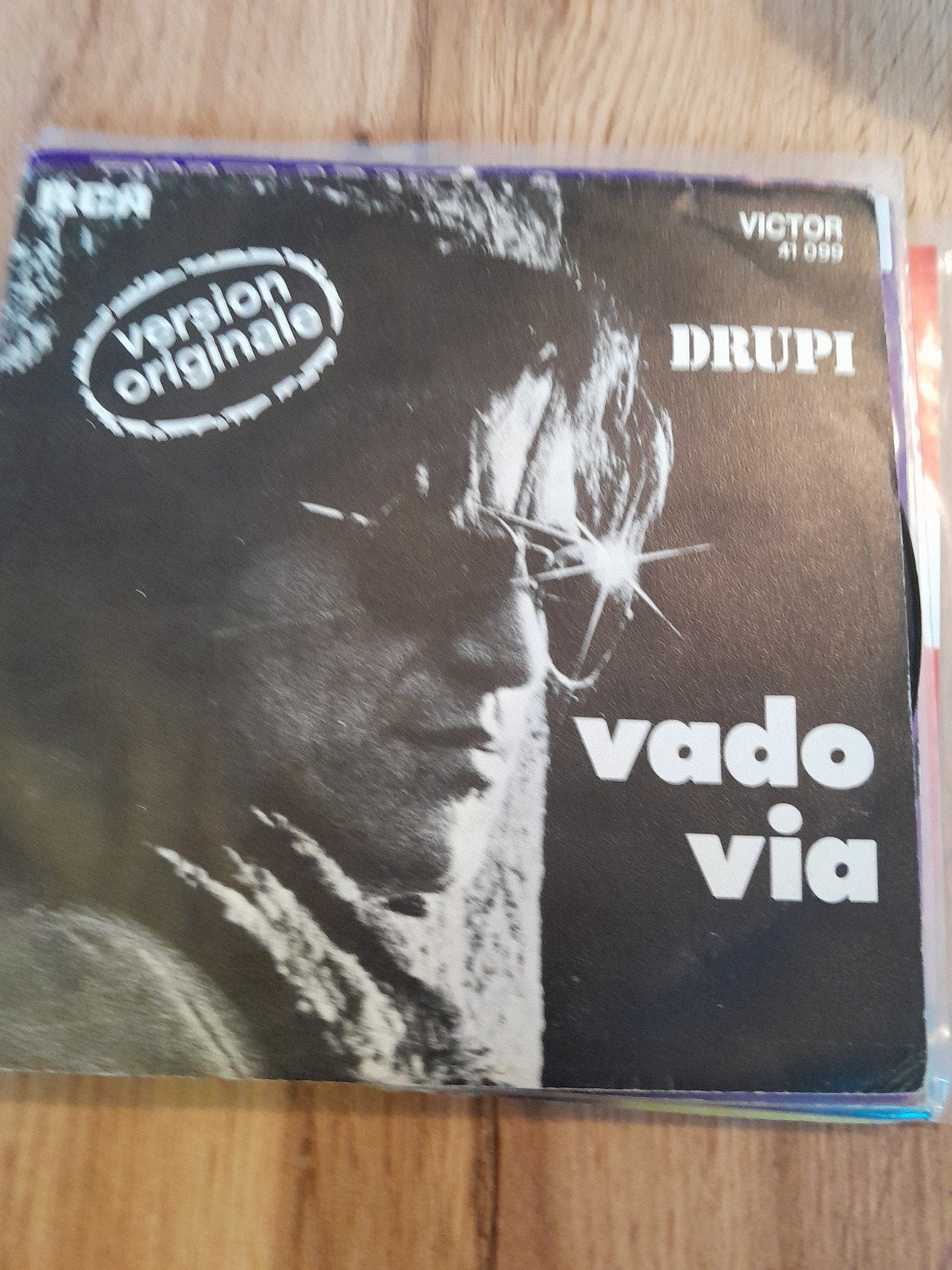 Drupi 7inch vado via, Ophalen of Verzenden, Zo goed als nieuw, Pop