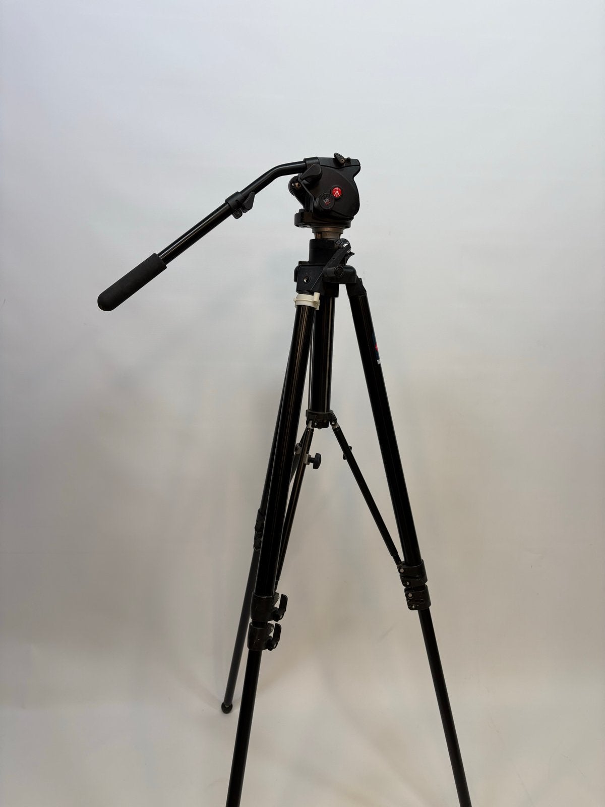 Manfrotto 075 Statief met 503HDV Videokop, Audio, Tv en Foto, Fotografie | Statieven en Balhoofden, Ophalen, Gebruikt, Met waterpas
