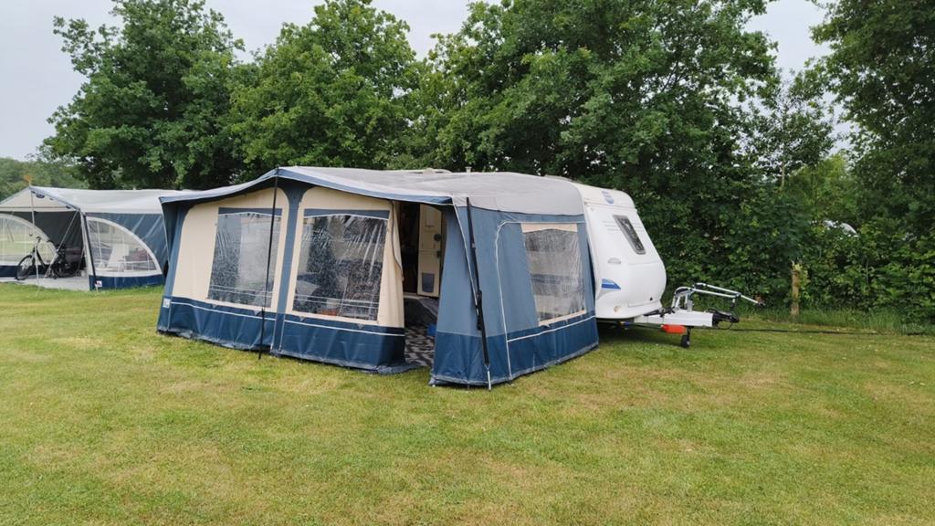 Nette Brand seizoen voortent voor caravan, Caravans en Kamperen, Voortenten en Luifels, Ophalen, Gebruikt, Brand