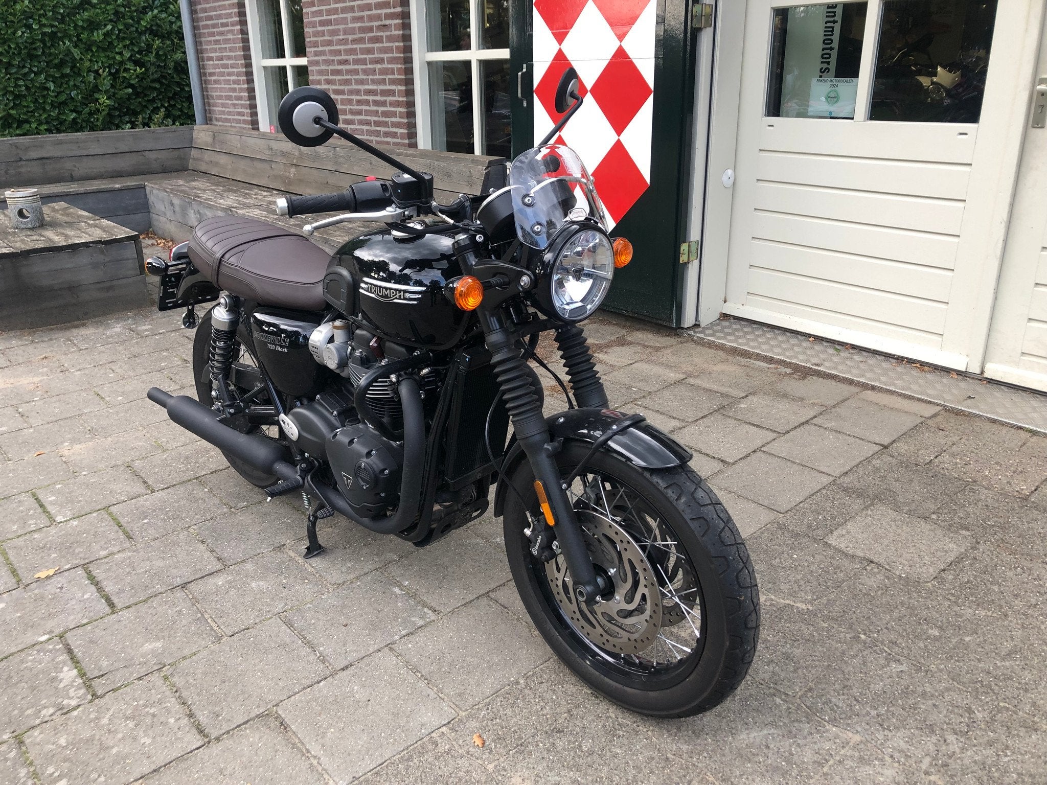 Triumph BONNEVILLE T120 BLACK ABS (bj 2021), Triumph Motorcycles Ltd., Bedrijf, After.sales@triumph.co.uk, 1200 cc