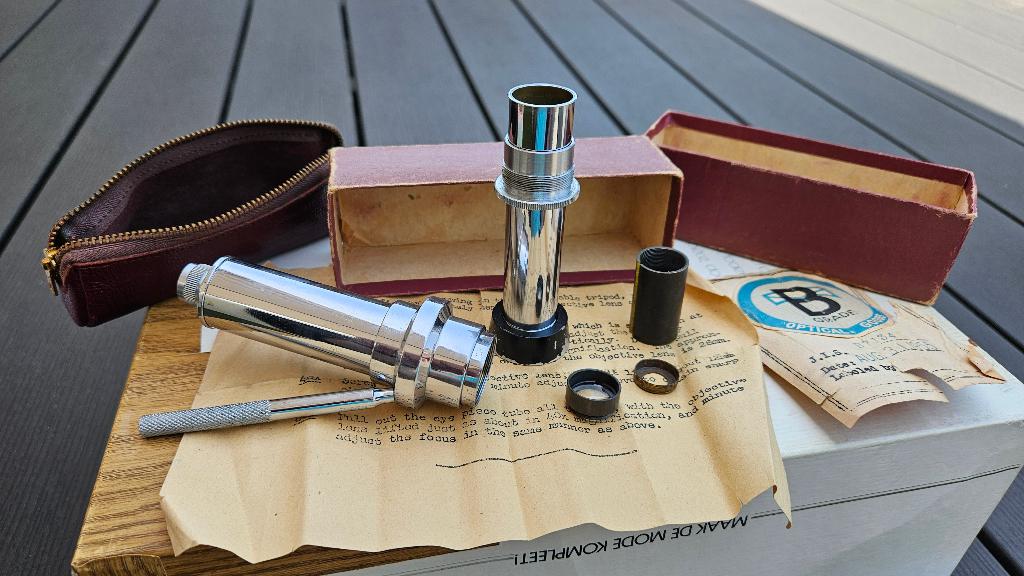 Vintage "Vari-Power" Magnifier / Microscoop uit 1955, Audio, Tv en Foto, Optische apparatuur | Microscopen, Niet werkend, Onderdelen of Toebehoren