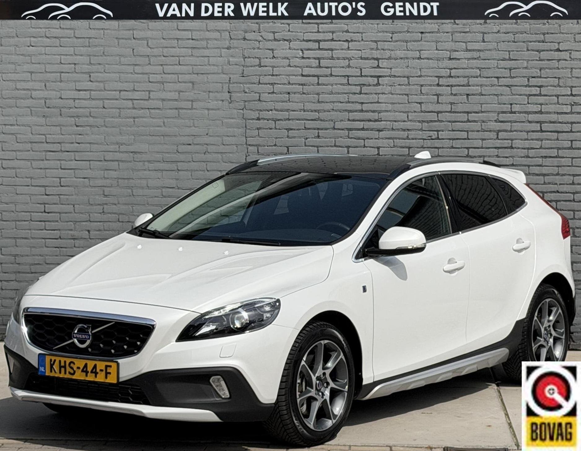 Volvo V40 Cross Country 1.5 T3 OCEAN RACE AUT. | AIRCO | CRU, Auto's, 12 maanden, Euro 6, Wit, Leder